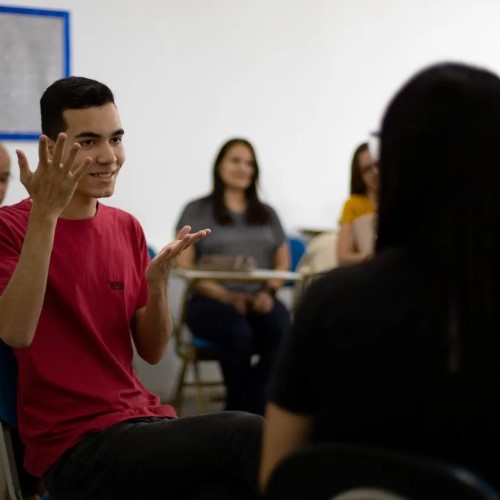 Prefeitura de Volta Redonda promove experiência imersiva na cultura surda na sexta-feira
